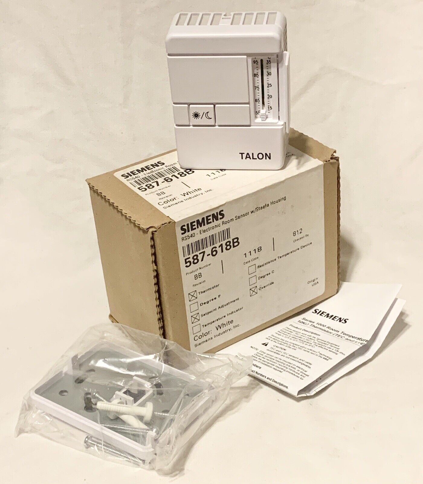 SIEMENS 587-618B RS540 ELECTRONIC ROOM SENSOR - NOS / SEALED